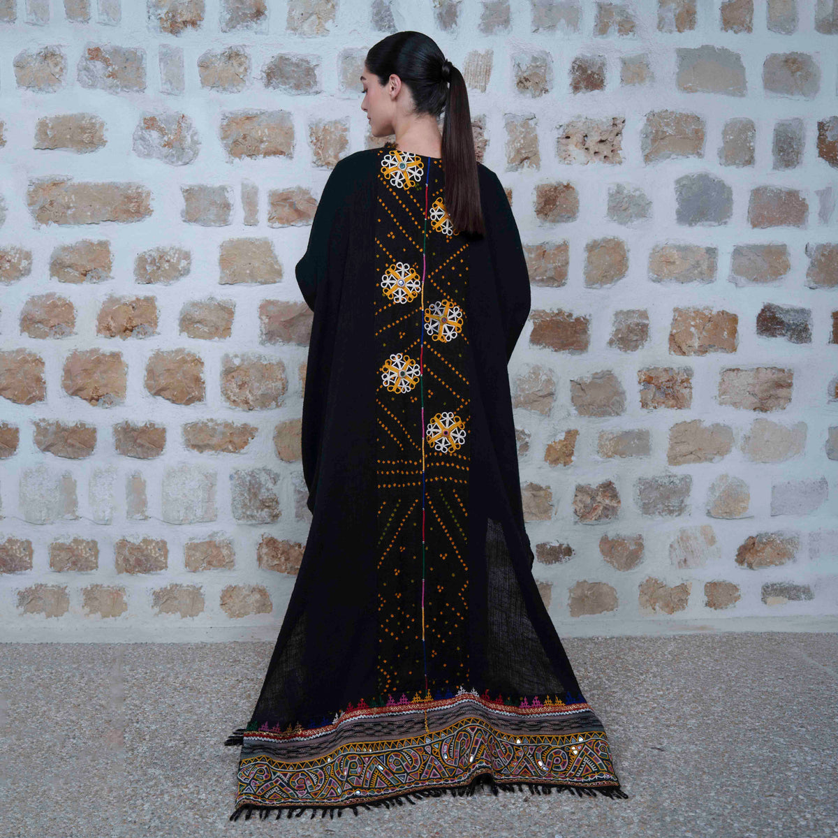 Arwa - Black