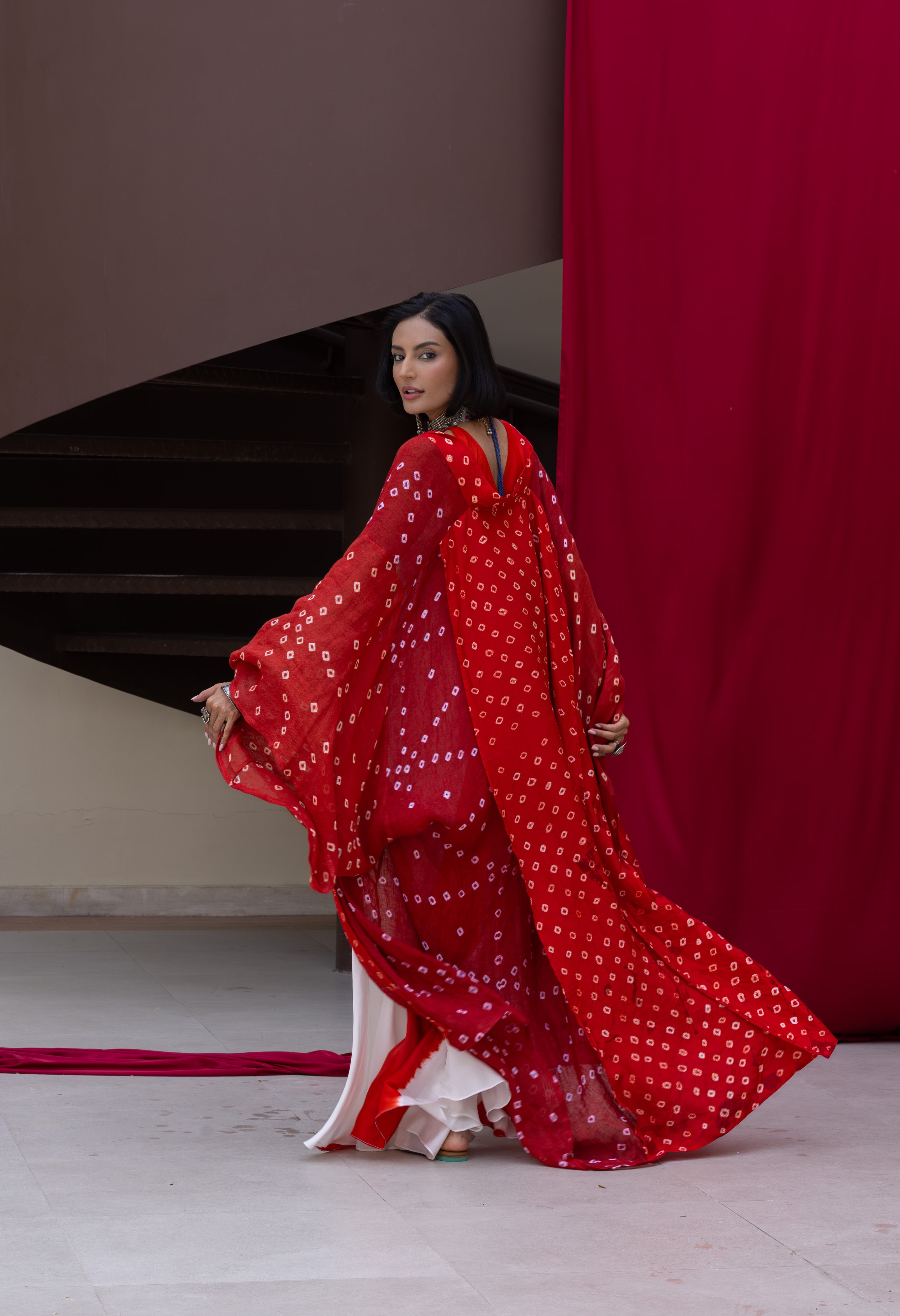 Shaqilat I - Red