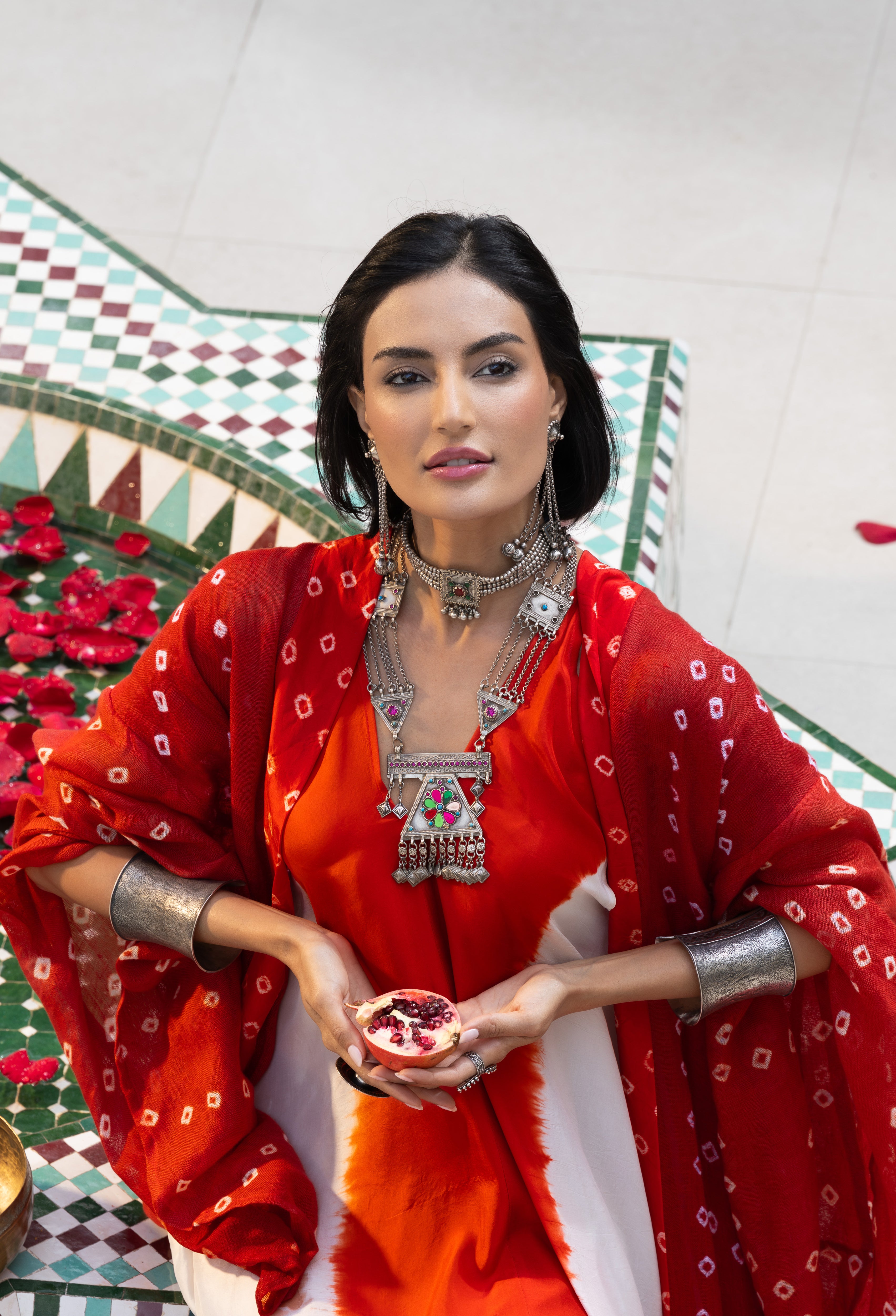 Shaqilat I - Red