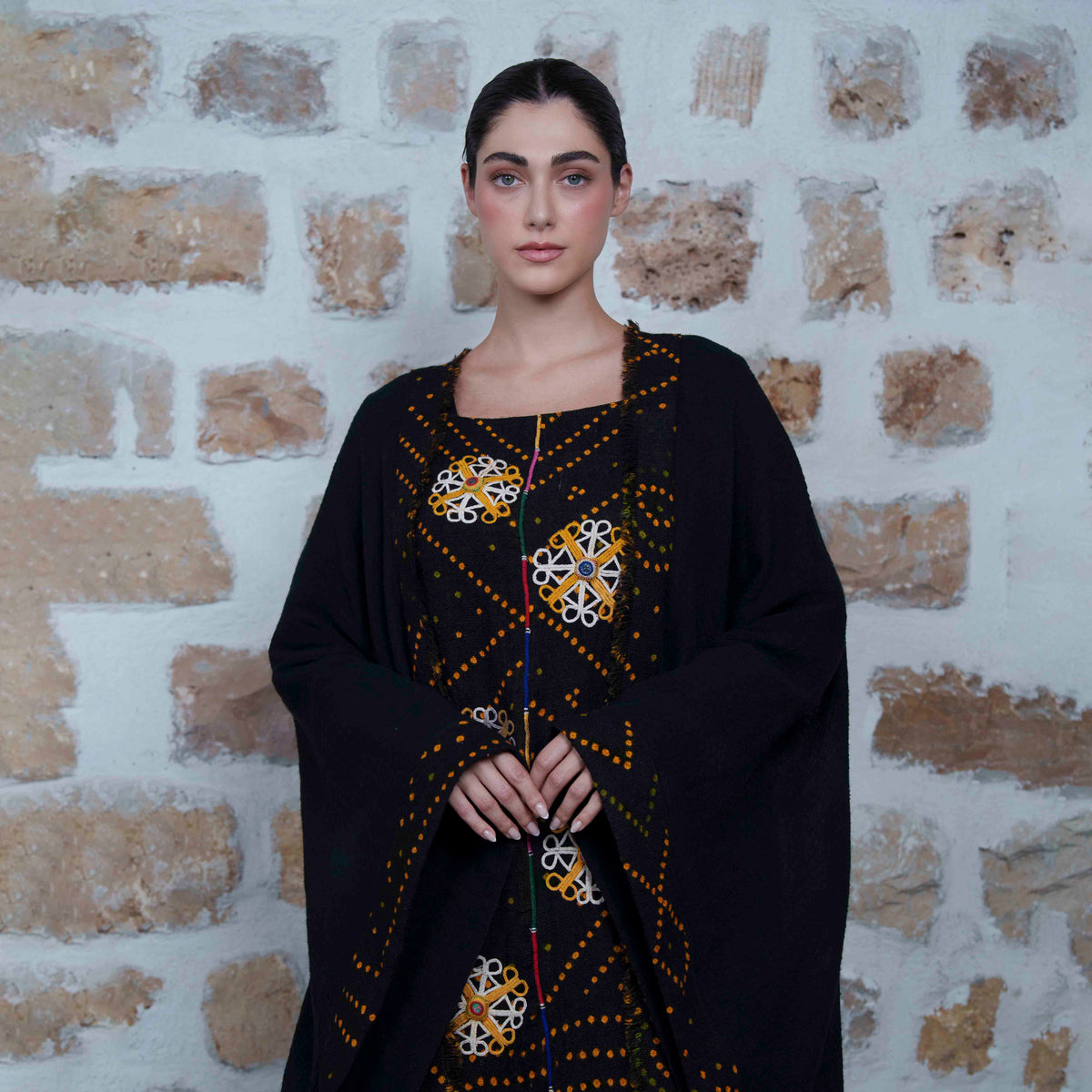 Arwa - Black